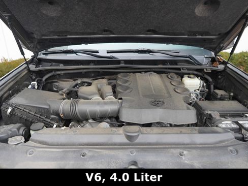 Used 2020 Toyota 4Runner SR5 image 14