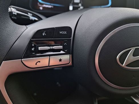 Certified 2025 Hyundai Elantra SE image 15