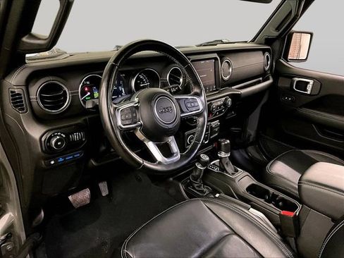 Used 2022 Jeep Wrangler Unlimited Sahara w/ Cold Weather Group AWD/4WD image 12