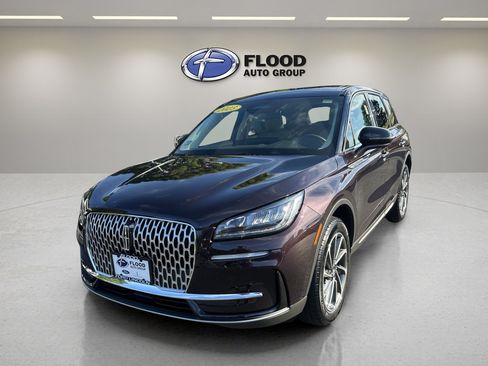 Used 2023 Lincoln Corsair AWD w/ Equipment Group 101A image 3