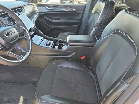Used 2023 Jeep Grand Cherokee L Altitude image 14