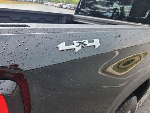 New 2026 GMC Sierra 1500 SLE image 5