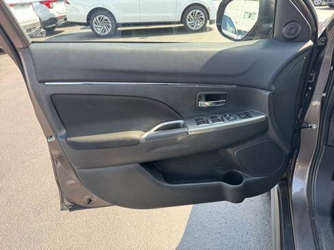Used 2018 Mitsubishi Outlander Sport ES AWD/4WD image 28