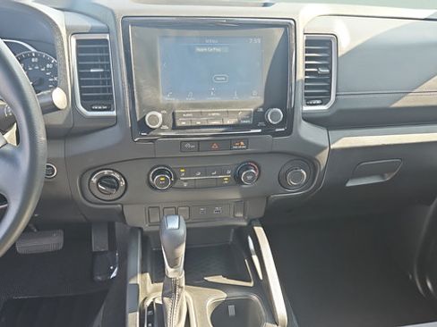 Certified 2024 Nissan Frontier SV AWD/4WD image 12