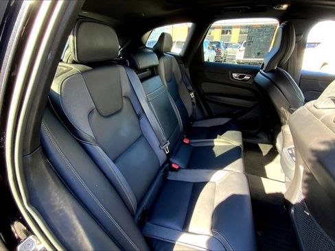 Used 2021 Volvo XC60 T6 R-Design image 27