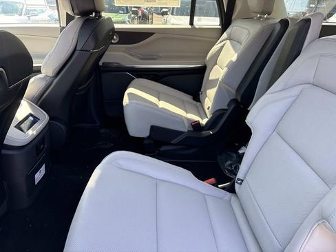 New 2026 Lincoln Navigator L Reserve w/ Jet Appearance Package image 18