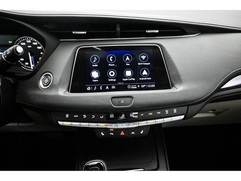 Certified 2023 Cadillac XT4 Luxury w/ Cold Weather Package FWD image 17
