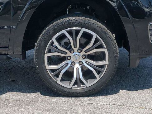 Certified 2025 RAM 1500 Tungsten w/ Off Road Group AWD/4WD image 11