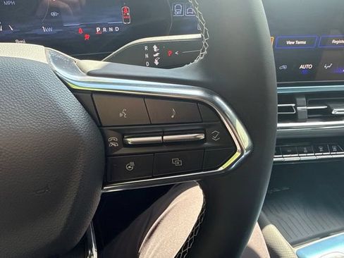 New 2026 Chevrolet Equinox EV LT AWD/4WD image 13