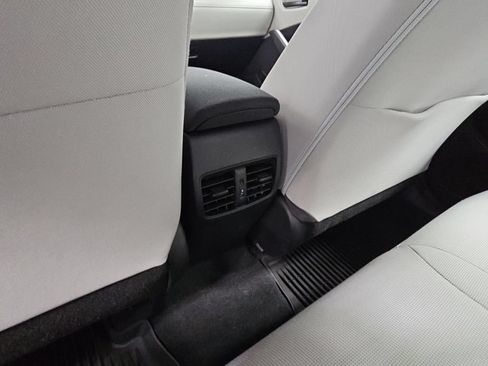 Used 2022 Toyota Corolla Cross L FWD image 29
