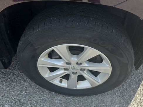 Used 2011 Toyota Highlander 4WD w/ Tech Pkg image 9