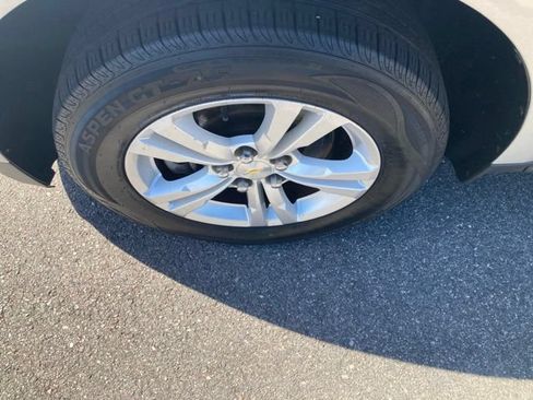Used 2017 Chevrolet Equinox LS FWD image 14