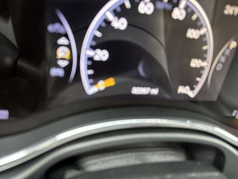 Used 2021 Jeep Grand Cherokee Limited image 21