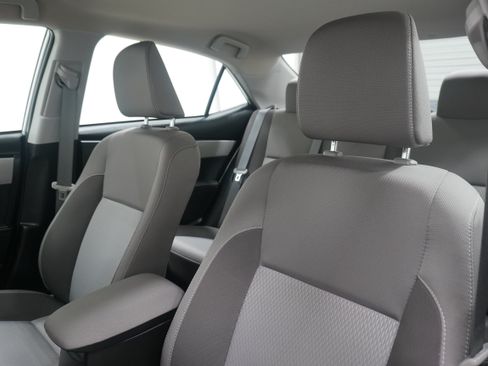 Used 2017 Toyota Corolla LE FWD image 11