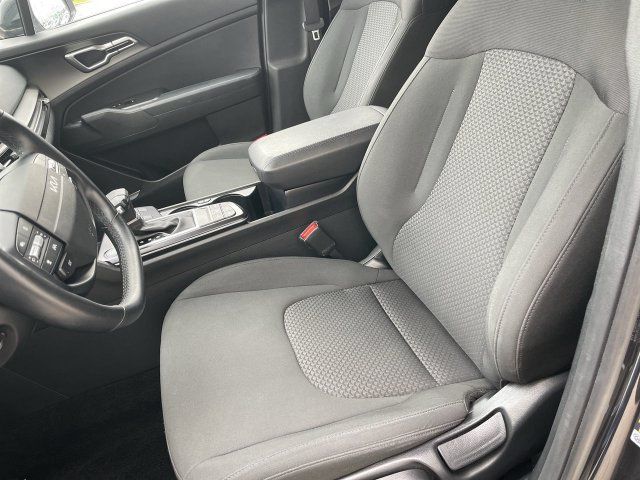 Used 2026 Kia Sportage LX AWD/4WD image 11