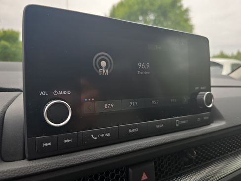 Used 2024 Honda CR-V EX image 19