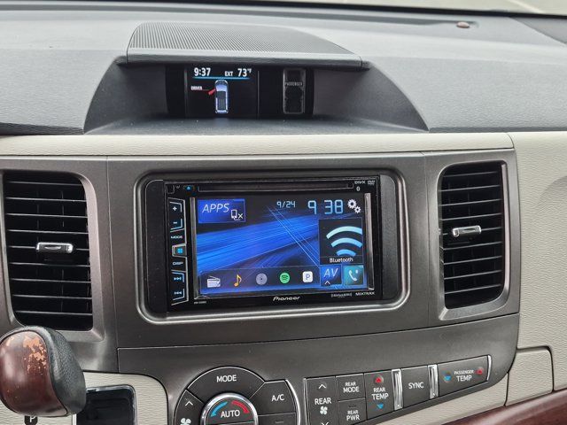 Used 2014 Toyota Sienna XLE FWD image 22