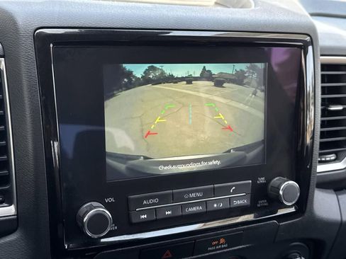 Used 2022 Nissan Frontier SV image 14