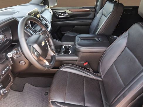 Used 2024 Chevrolet Suburban High Country AWD/4WD image 9