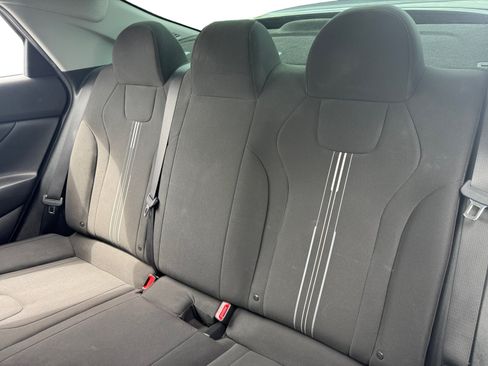 Used 2022 Hyundai Elantra SEL FWD image 13