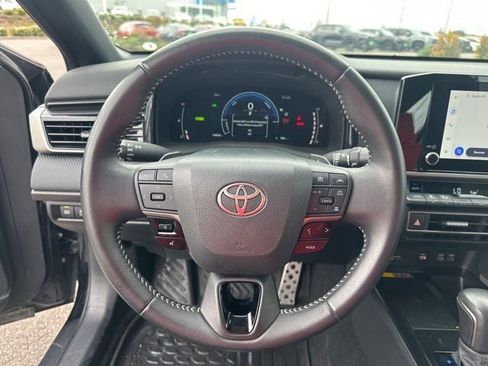 Used 2025 Toyota Camry SE AWD/4WD image 17