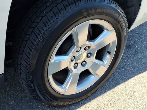 Used 2015 Chevrolet Suburban LTZ AWD/4WD image 17