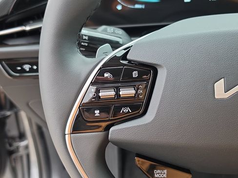 New 2026 Kia Niro EX FWD image 29