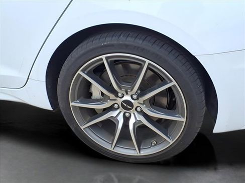 Used 2025 Genesis G70 2.5T image 25