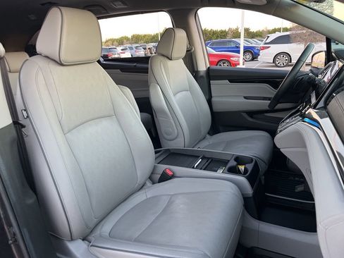 Used 2024 Honda Odyssey Elite image 32