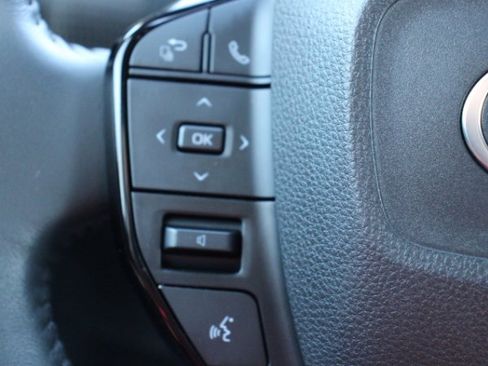 Certified 2025 Toyota bZ4X FWD image 24