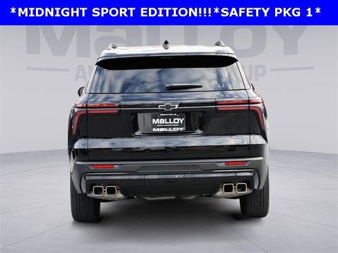 Used 2026 Chevrolet Traverse LT w/ Midnight/Sport Edition image 4