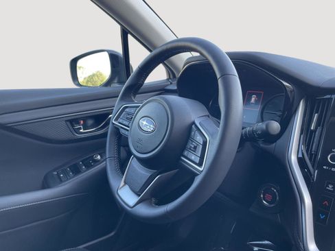 Used 2025 Subaru Outback Premium image 6