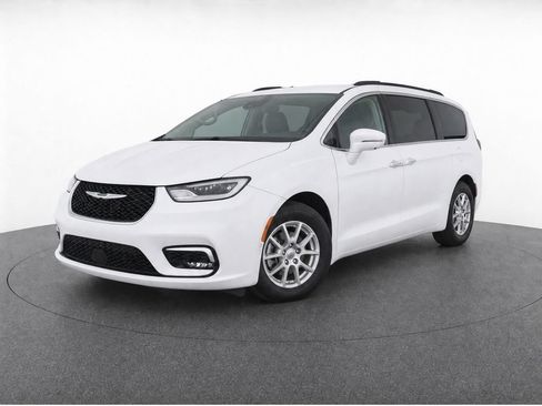 Used 2021 Chrysler Pacifica Touring-L w/ Premium & Safety Sphere Group FWD image 18
