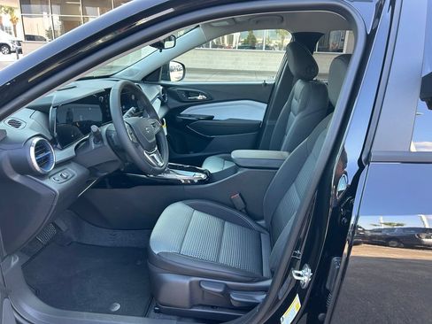 New 2026 Chevrolet Trax LT w/ Driver Confidence Package FWD image 10
