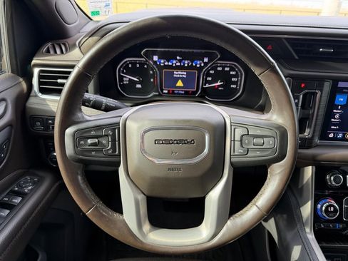 Used 2021 GMC Yukon Denali w/ Denali Premium Package image 21
