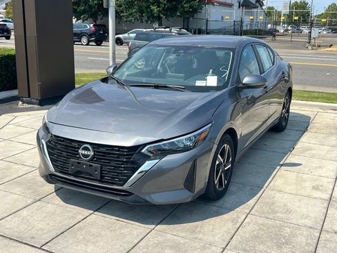 Used 2025 Nissan Sentra SV FWD image 3