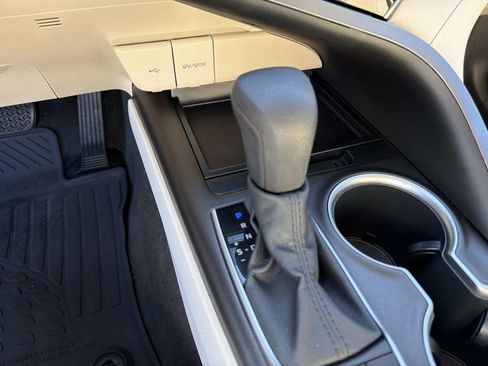 Used 2021 Toyota Camry LE image 34