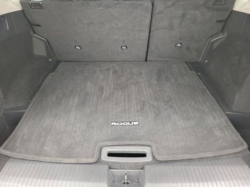 Used 2025 Nissan Rogue SV FWD image 8
