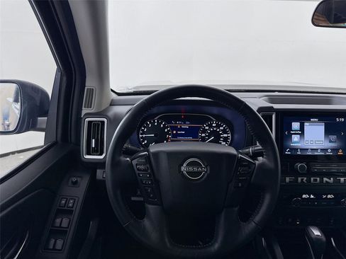 Used 2025 Nissan Frontier SV w/ SV Convenience Package image 19