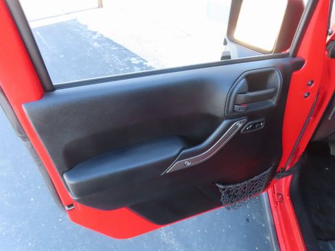 Used 2015 Jeep Wrangler Sport image 24