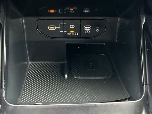 Used 2024 Kia Sorento S image 27