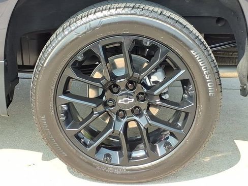 Used 2024 Chevrolet Silverado 1500 High Country w/ High Country Premium Package AWD/4WD image 8