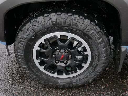 Certified 2025 Toyota 4Runner TRD Off-Road Premium image 15