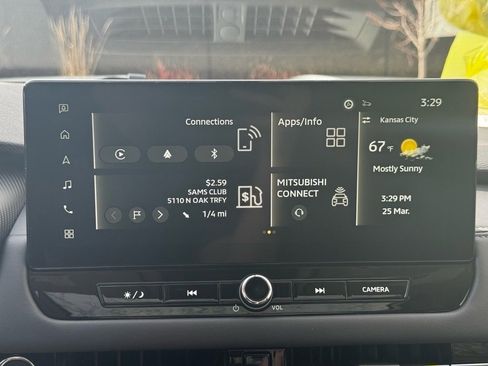 New 2025 Mitsubishi Outlander SE image 32