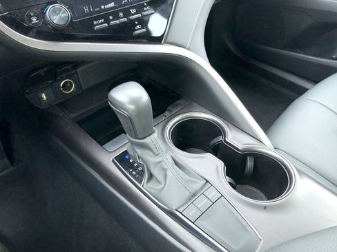 Used 2024 Toyota Camry SE image 17