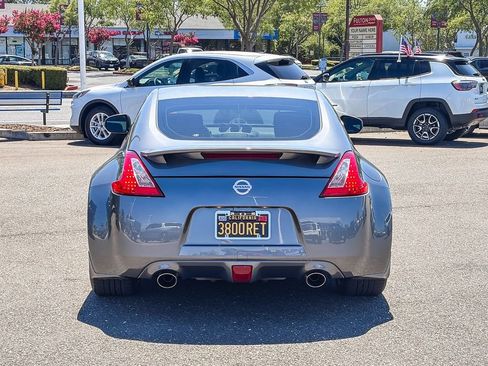 Used 2016 Nissan 370Z Coupe RWD image 3