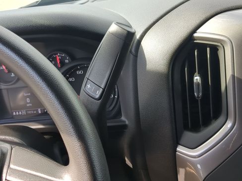 Used 2025 Chevrolet Silverado 2500 Custom w/ Z71 Off-Road Package image 19