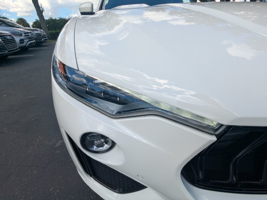 Used 2022 Maserati Levante Trofeo AWD/4WD image 22