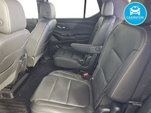 Used 2023 Chevrolet Traverse LT image 6