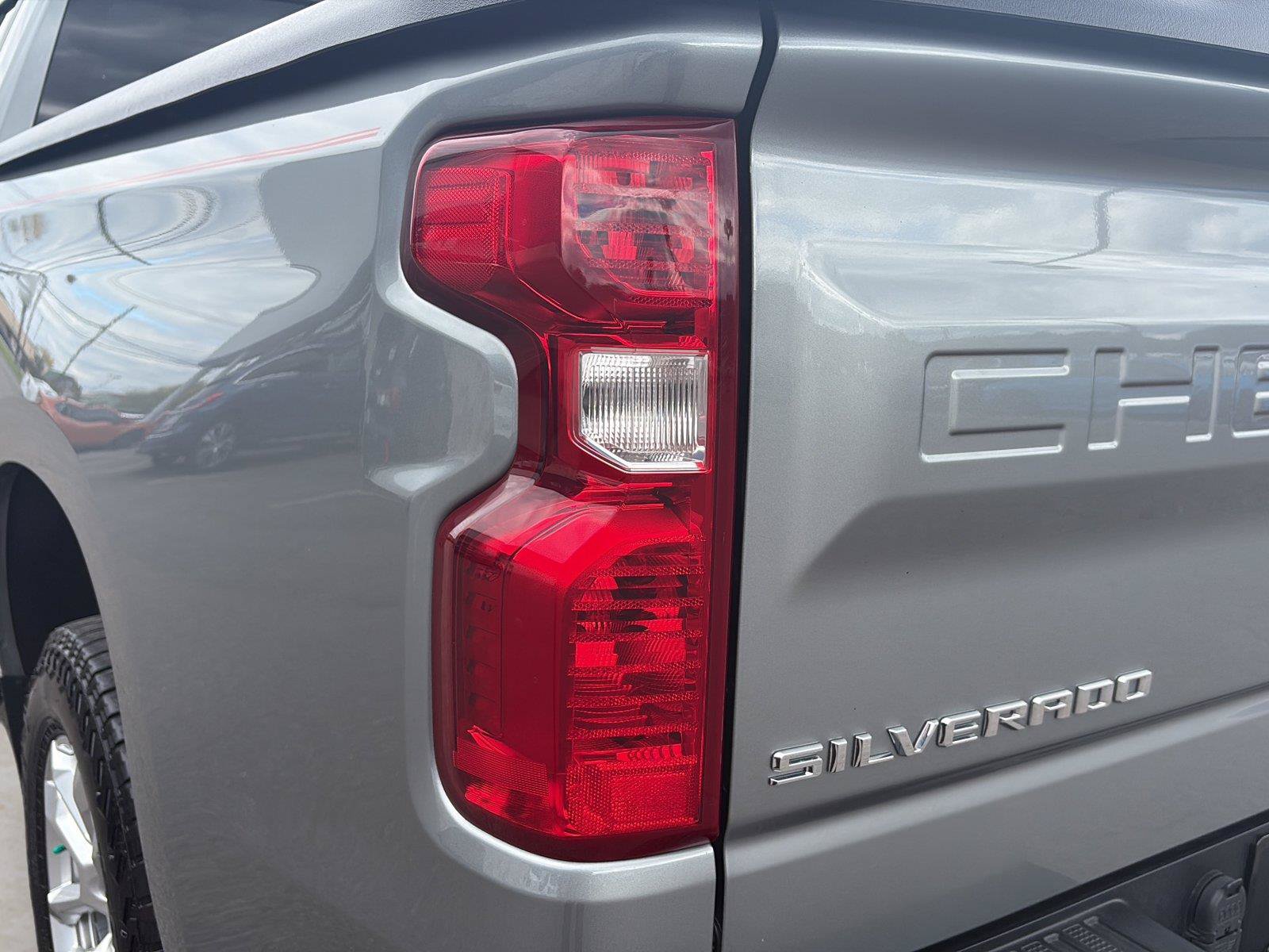 Used 2023 Chevrolet Silverado 1500 LT AWD/4WD image 43